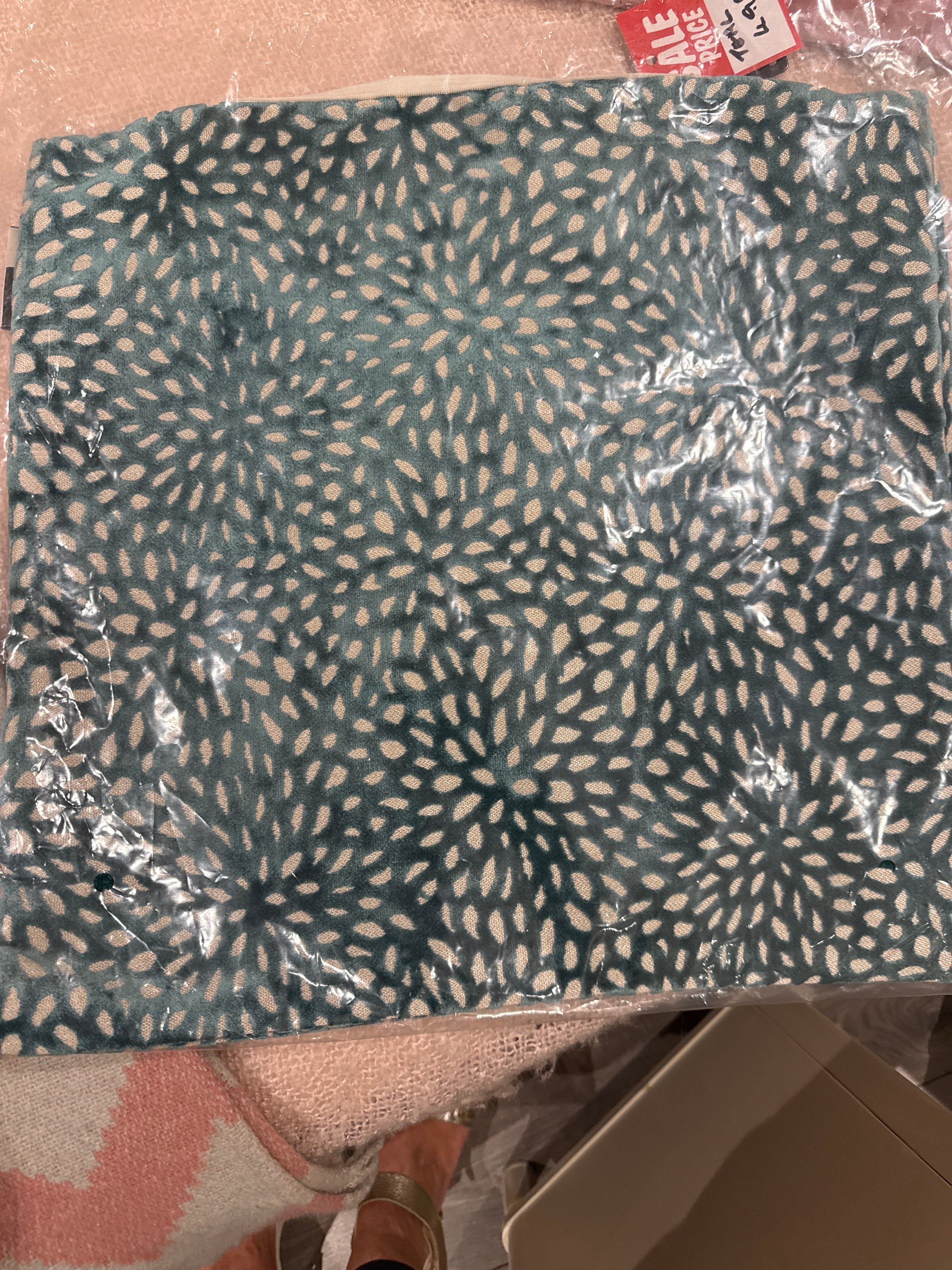 Wilder Cushion cover 43 x43 cm less than half price