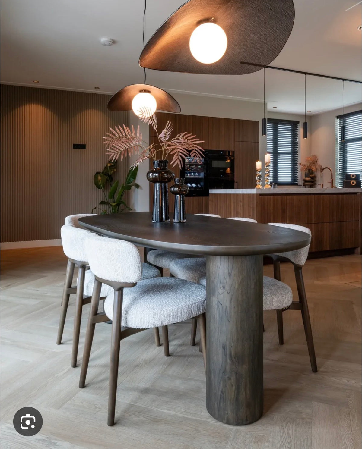 Dining Table Ellie by Richmond