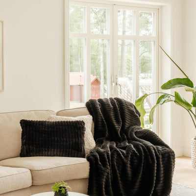 Grace fur throw cover