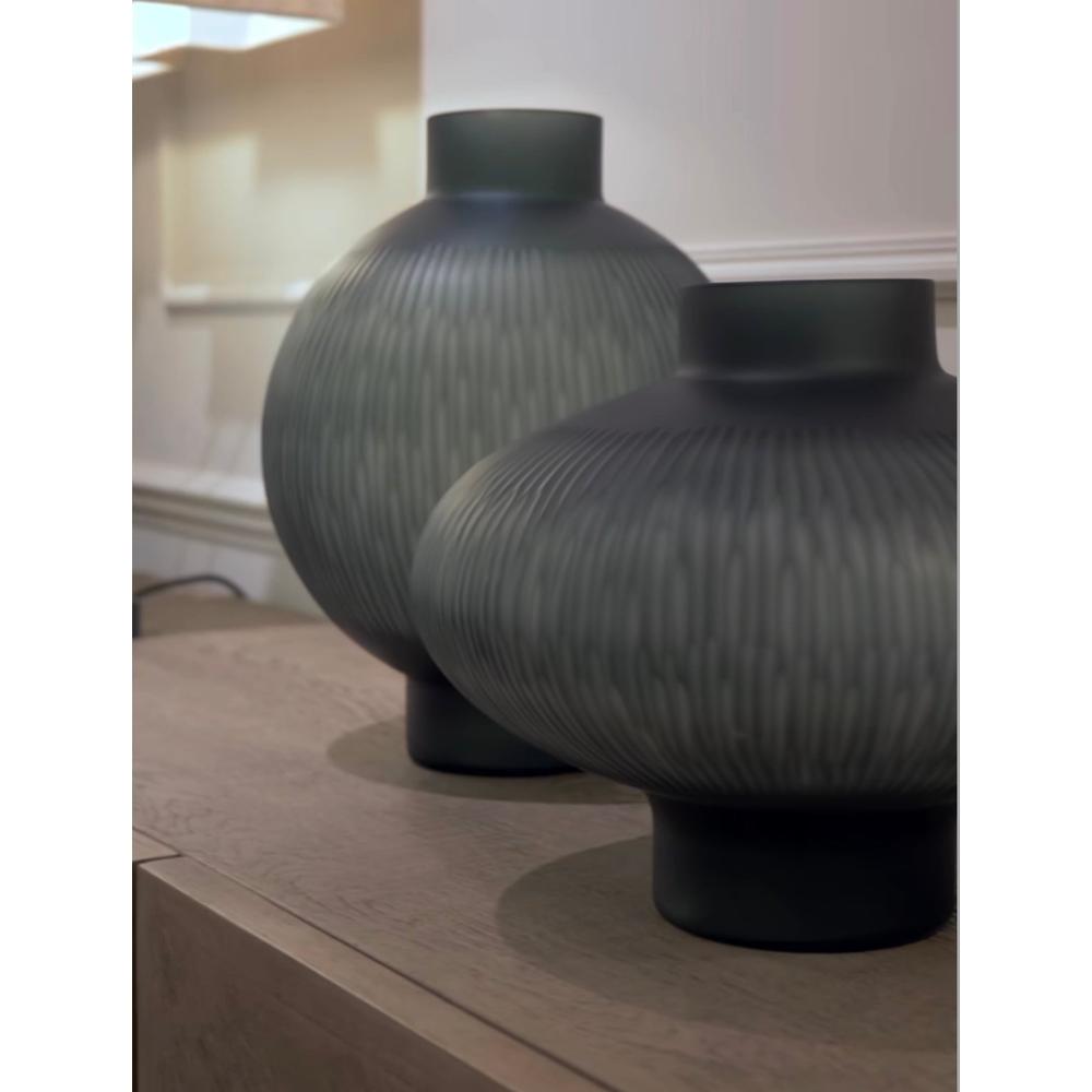 Pinus dark green glass vase