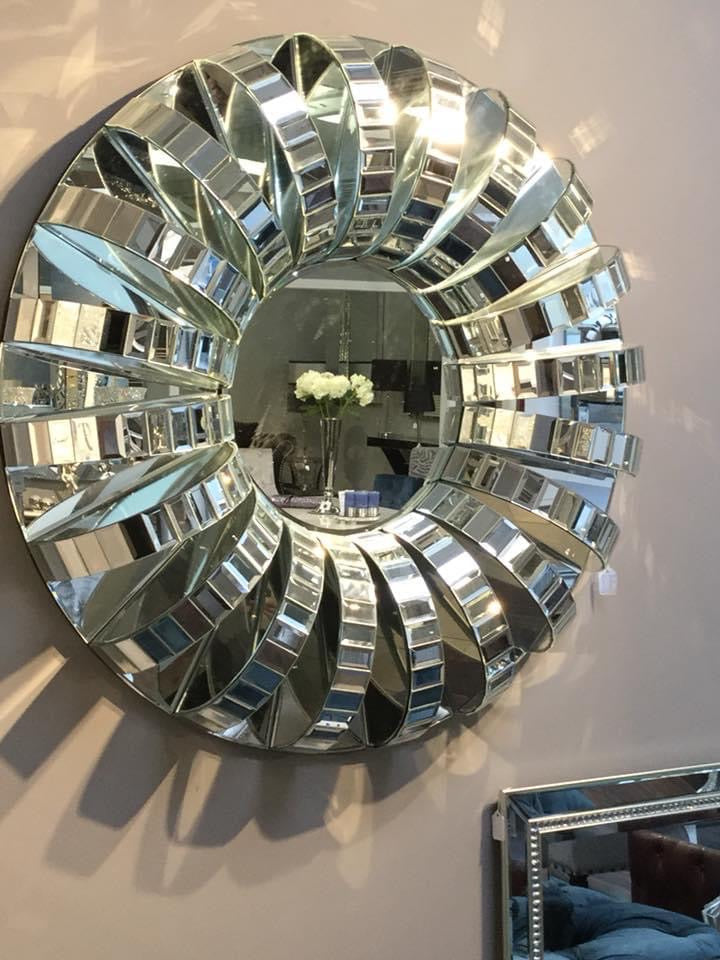 Port large 100 cm mirror New in BOX. Reduced clearance sold as seen no exchange
