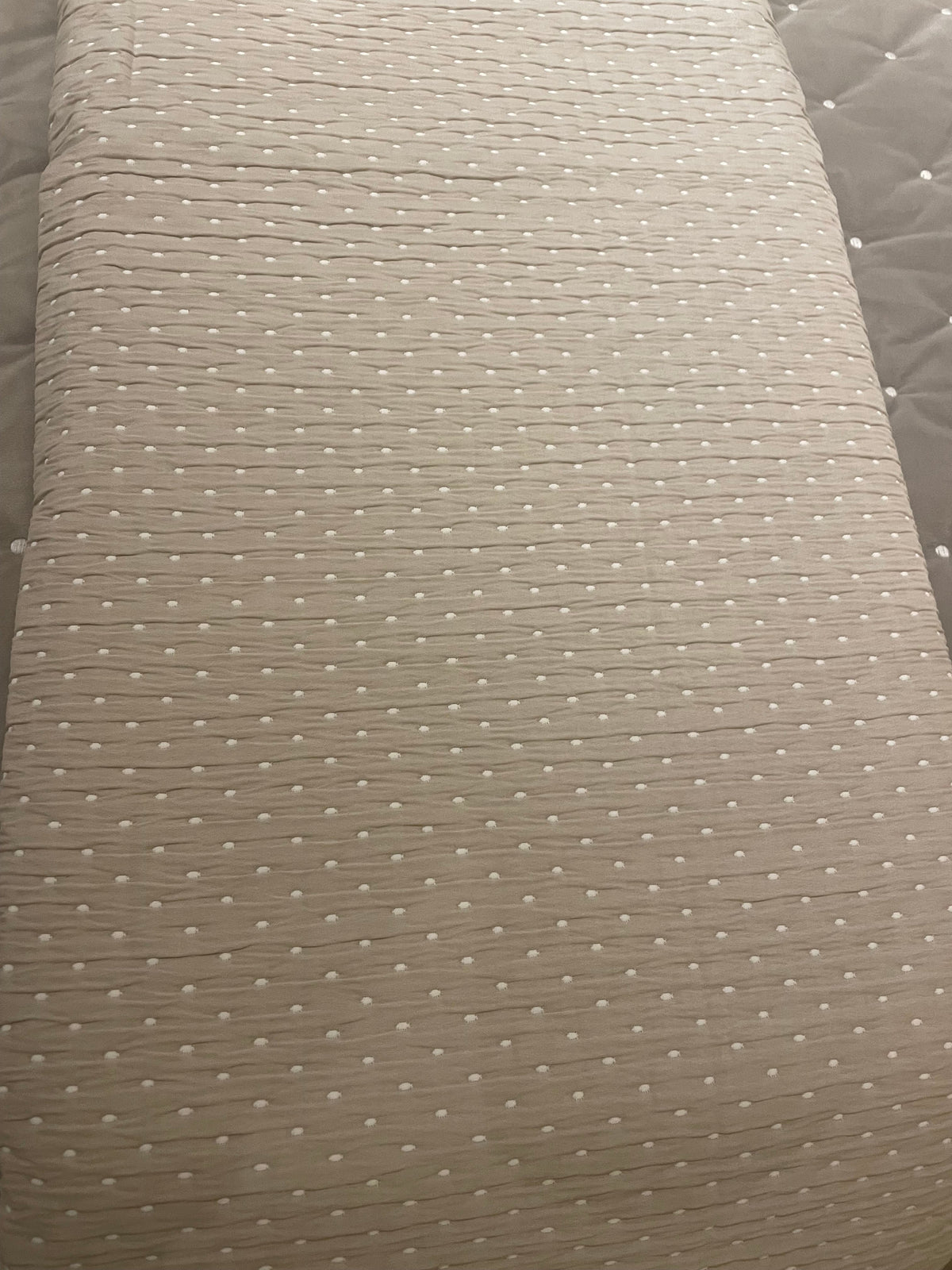 Quilt LEVY 240 x 260 cm in TAUPE
