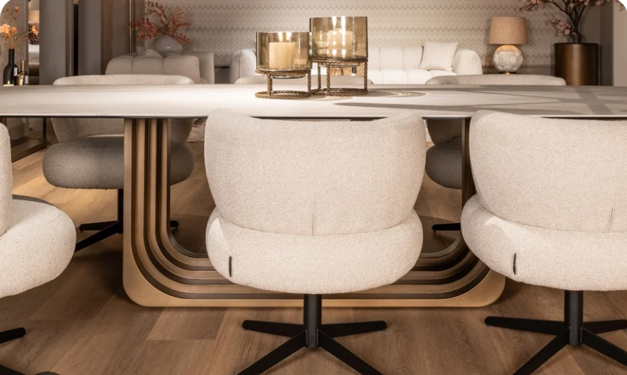 Dining Table luxury collection Maxwell reduced ! by Richmond
