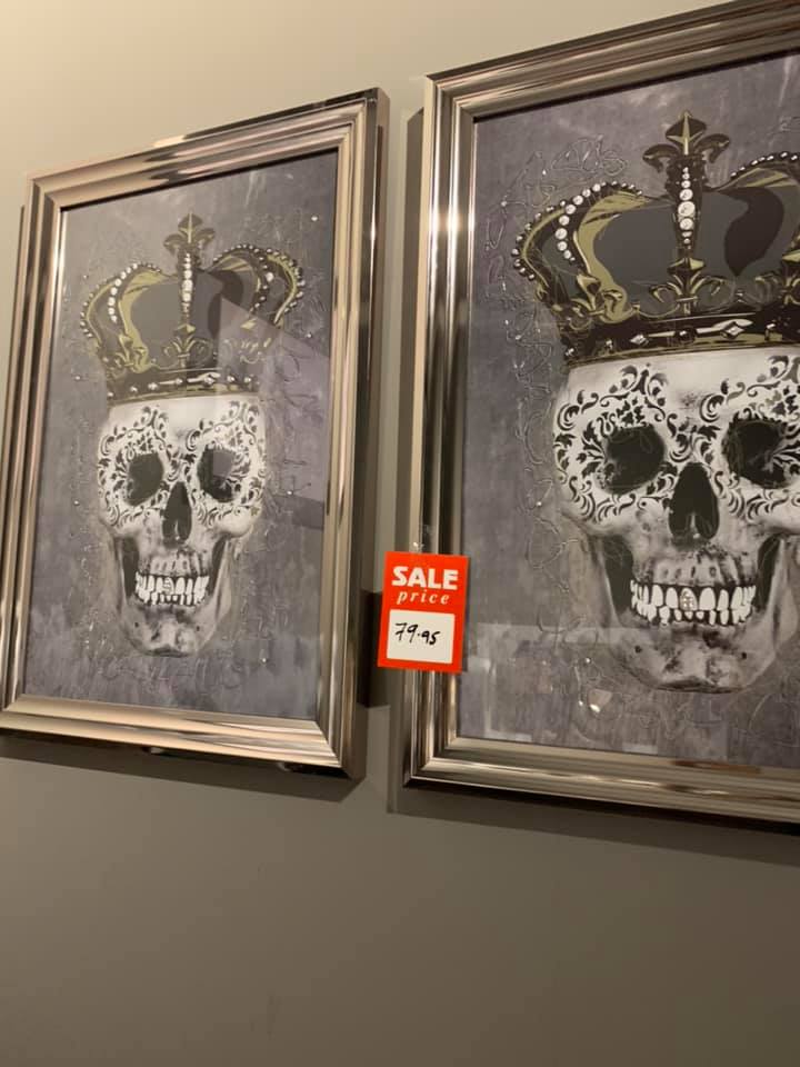 Skull with crown CARD picture reduced Collect or pay postage