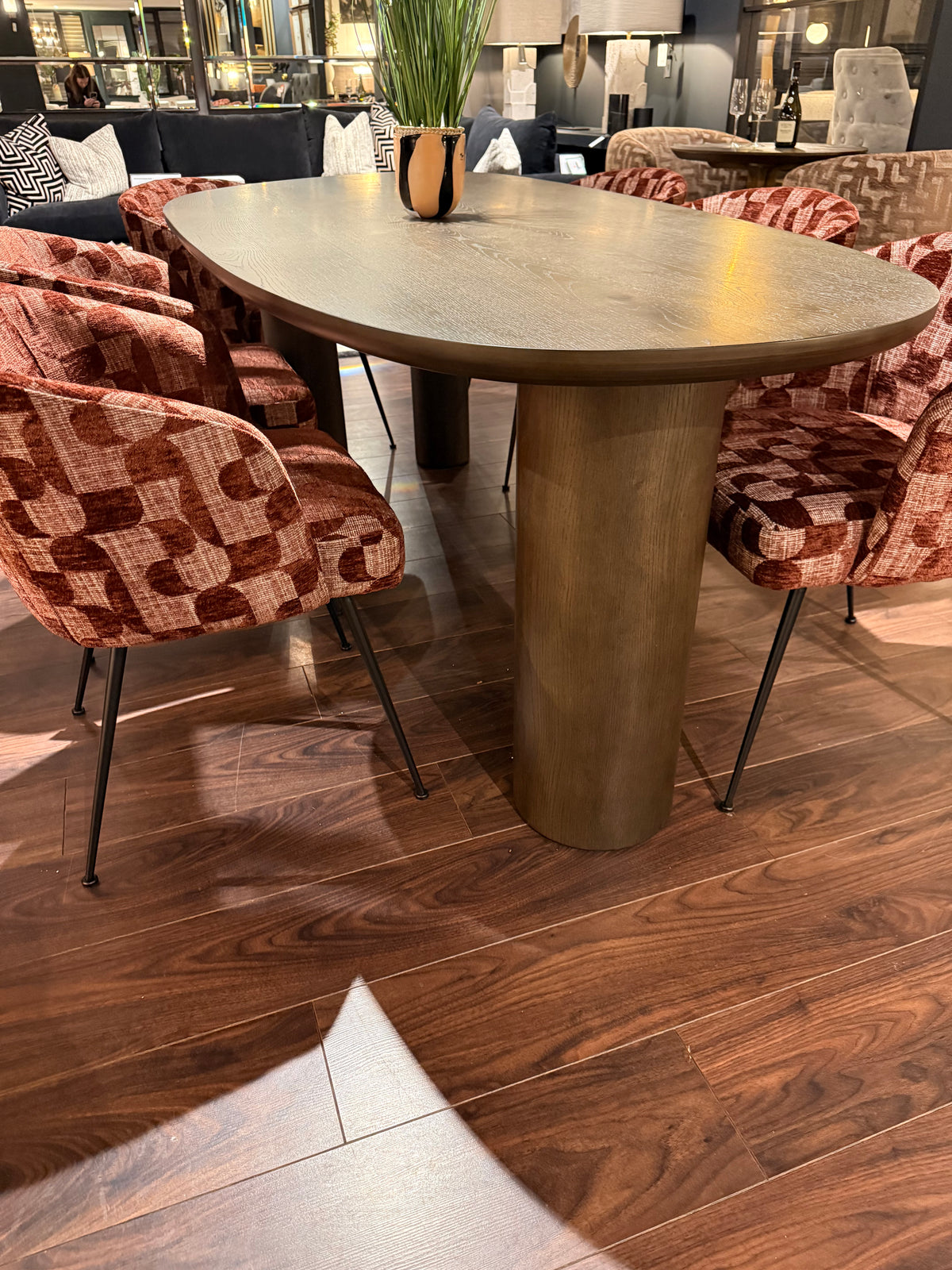Dining Table Ellie reduced by Richmond