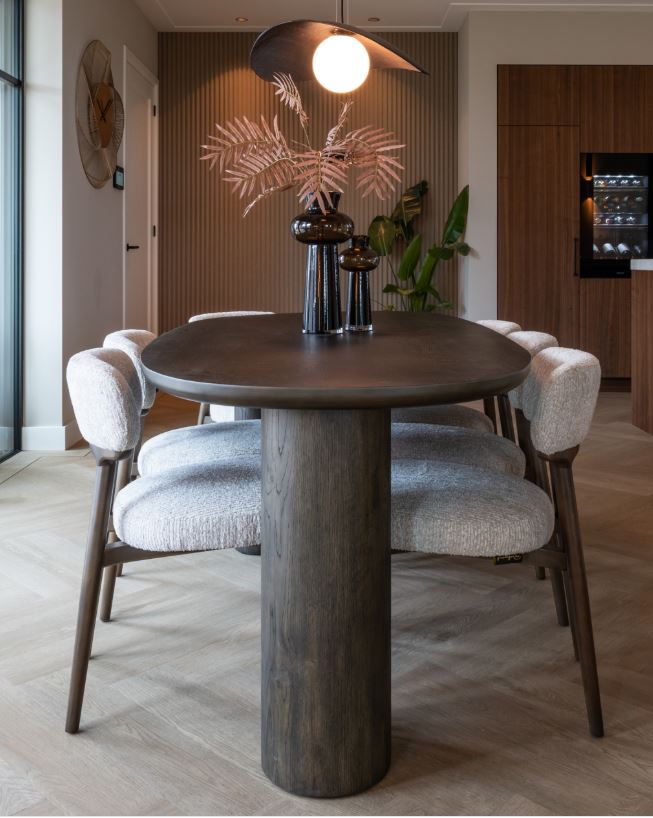 Dining Table Ellie
