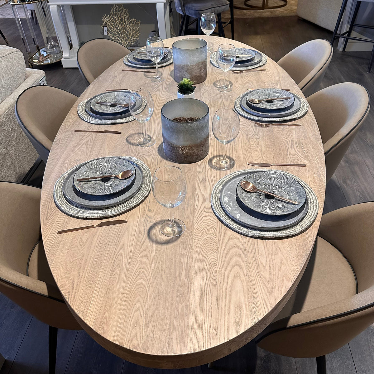 Fabian Oak Dining Table Oval Or Round With Spider Leg