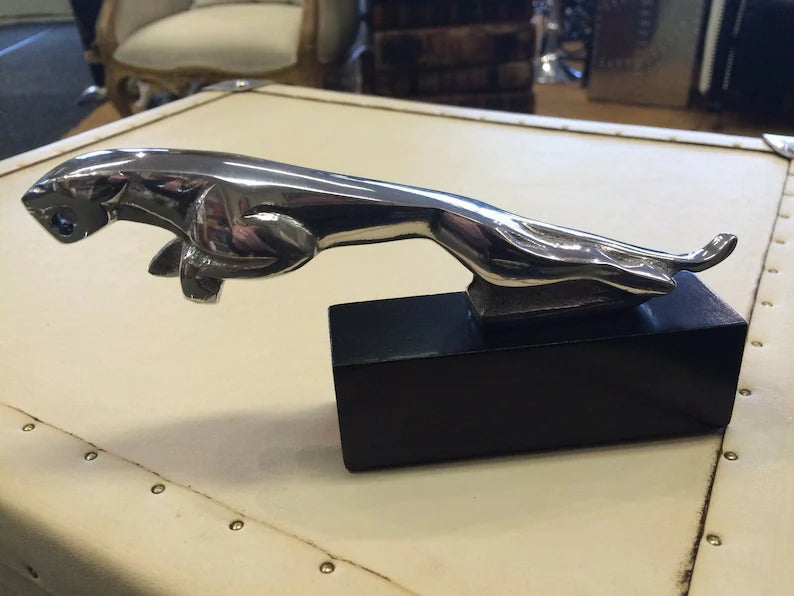Jaguar on plinth accessory