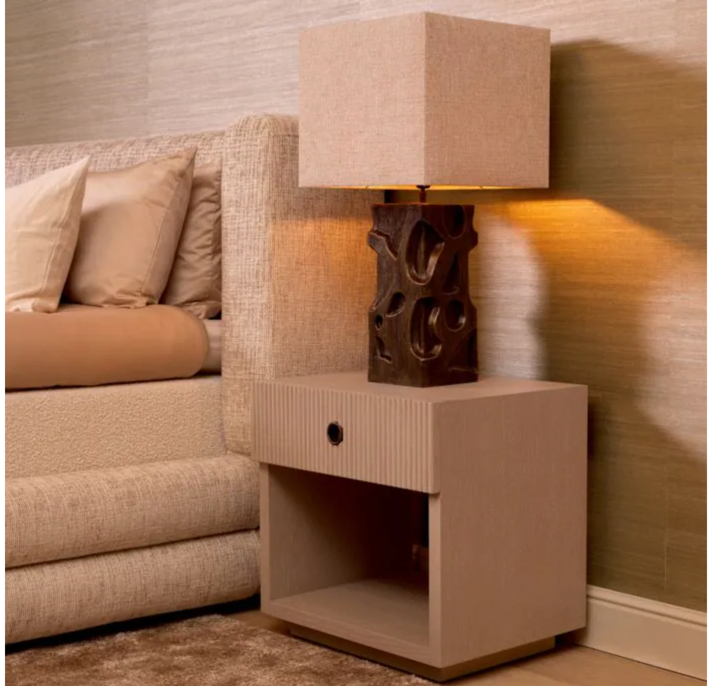Table Lamp Enzo Vintage brass finish. by Eichholtz