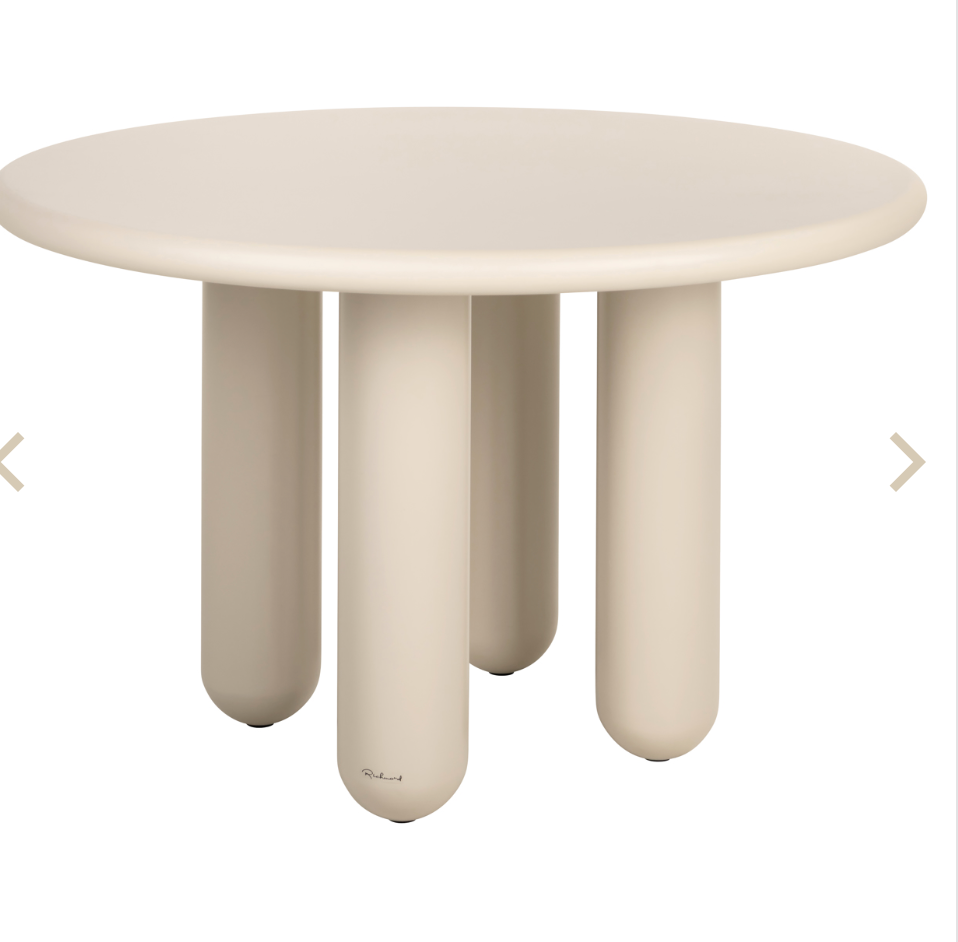 Calma. round dining table by Richmond