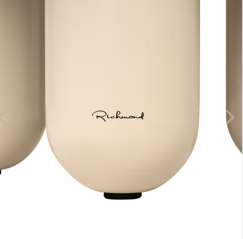 Calma. round dining table by Richmond