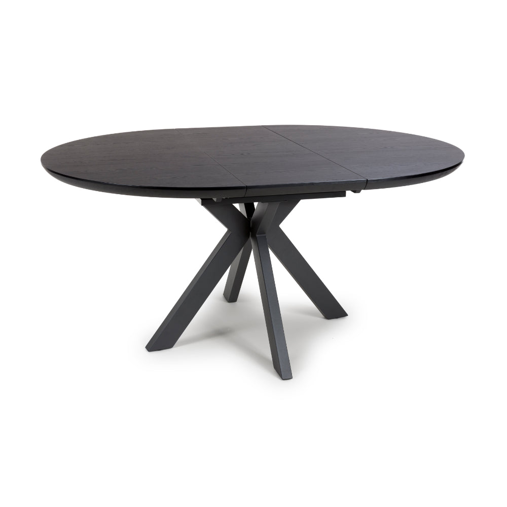 Belvedere  Round to oval dining table 120-160 cm.