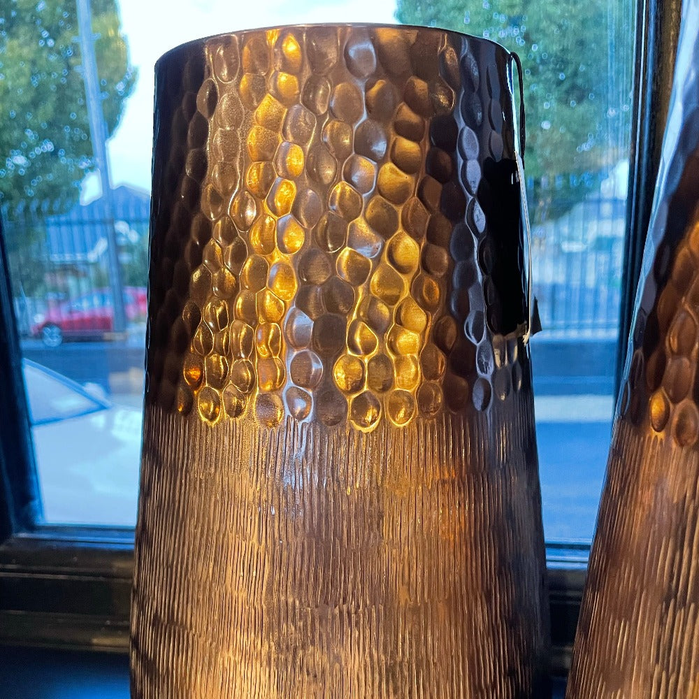 Hammered top vase in bronzed metal