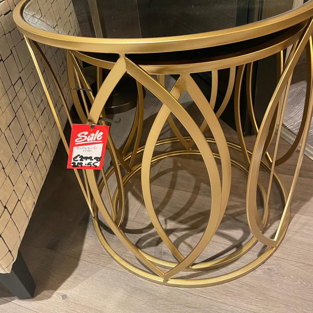 Large nest October 2 gold tables