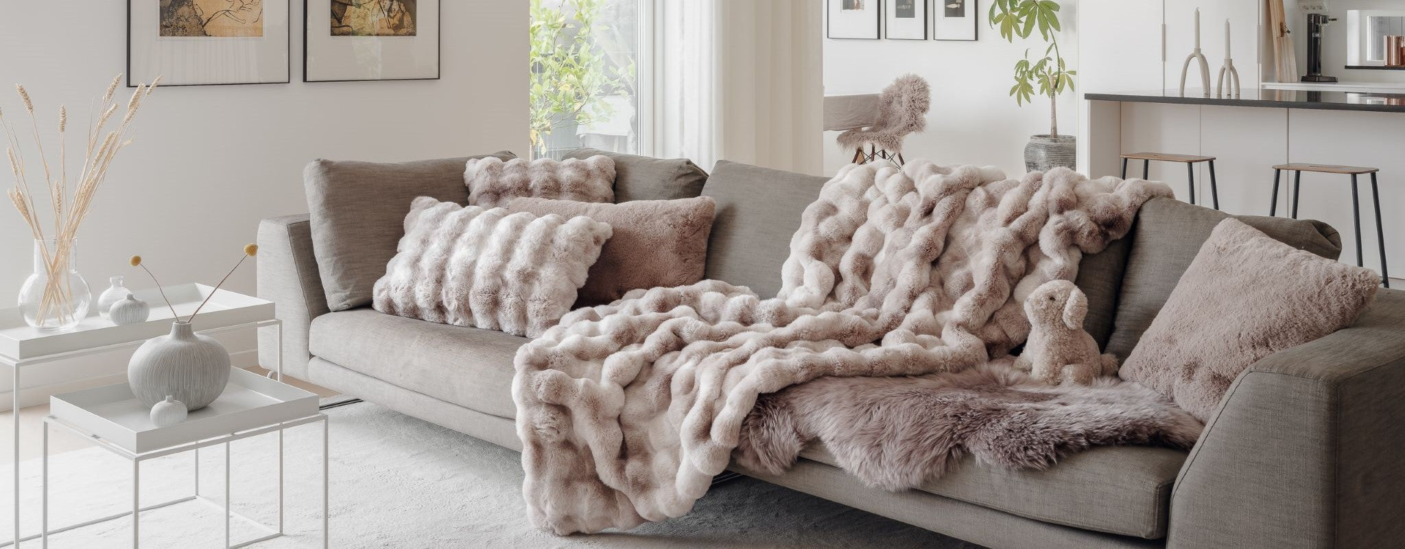 Misty Medium faux fur 120 x 180 cm large throw-Renaissance Design Studio