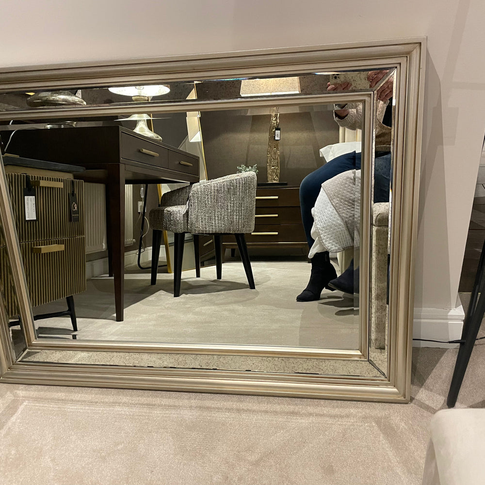 MqM mirror w antiqued glass in outer section reduced  ex display