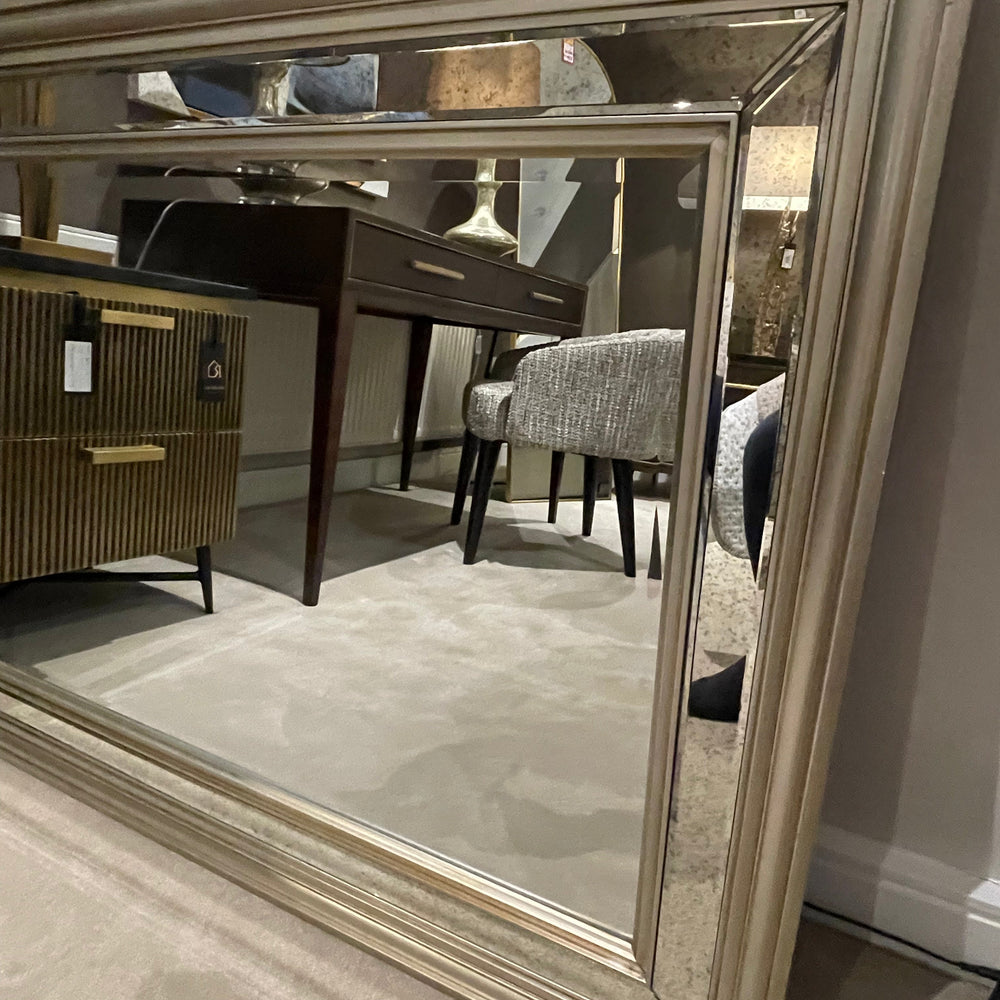 MqM mirror w antiqued glass in outer section reduced  ex display