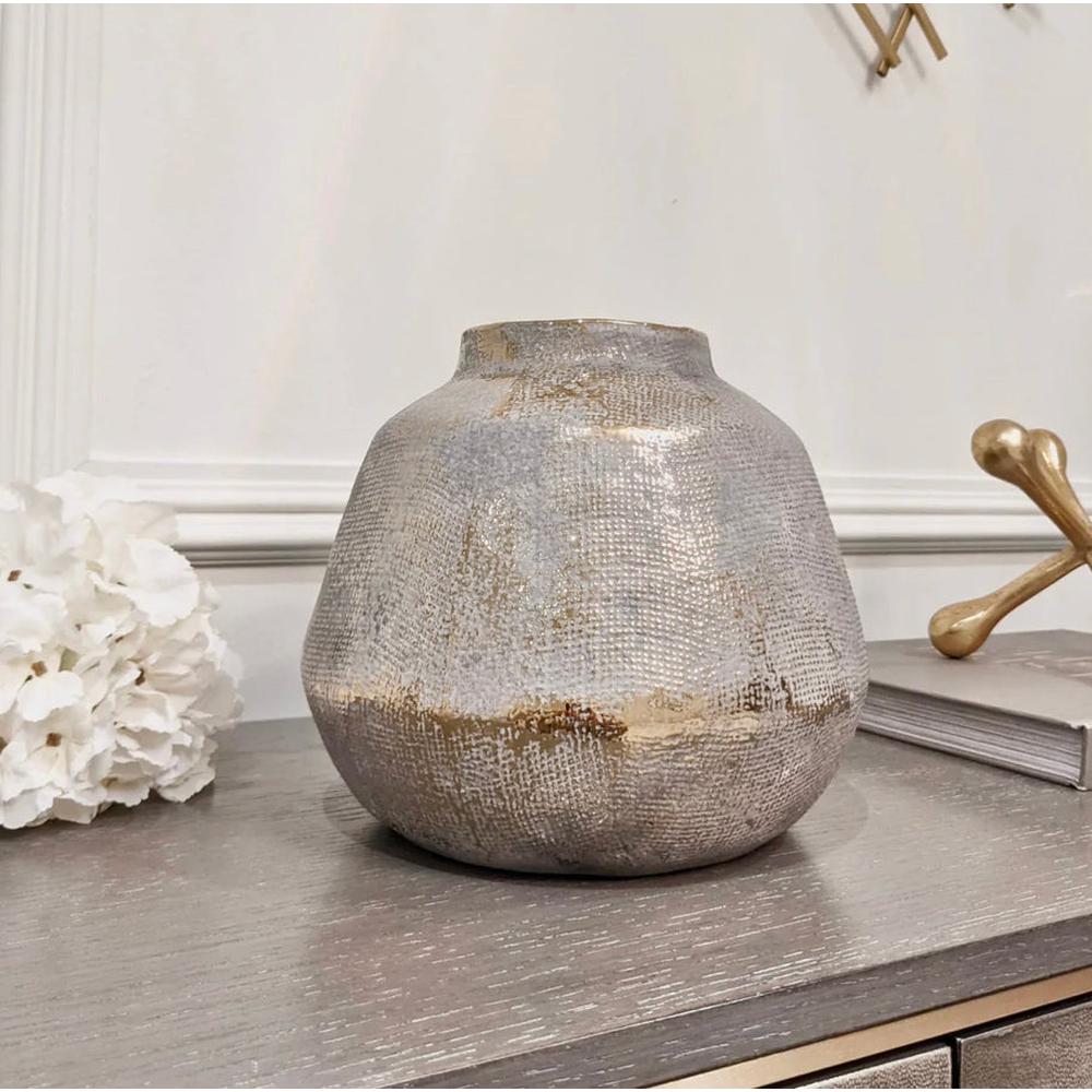 Oracle abstract Vase-Renaissance Design Studio