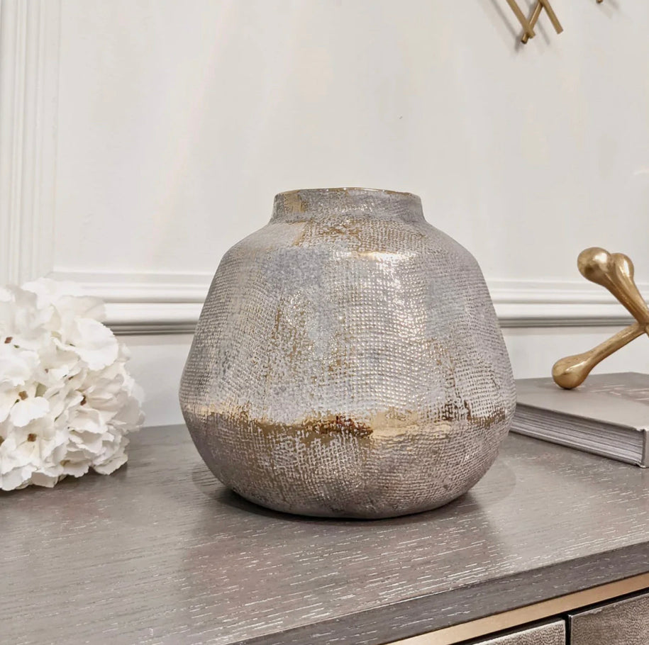 Oracle abstract Vase-Renaissance Design Studio