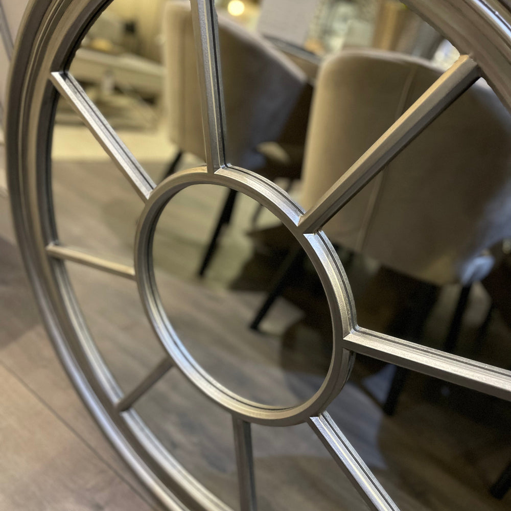 Round window mirror reduced