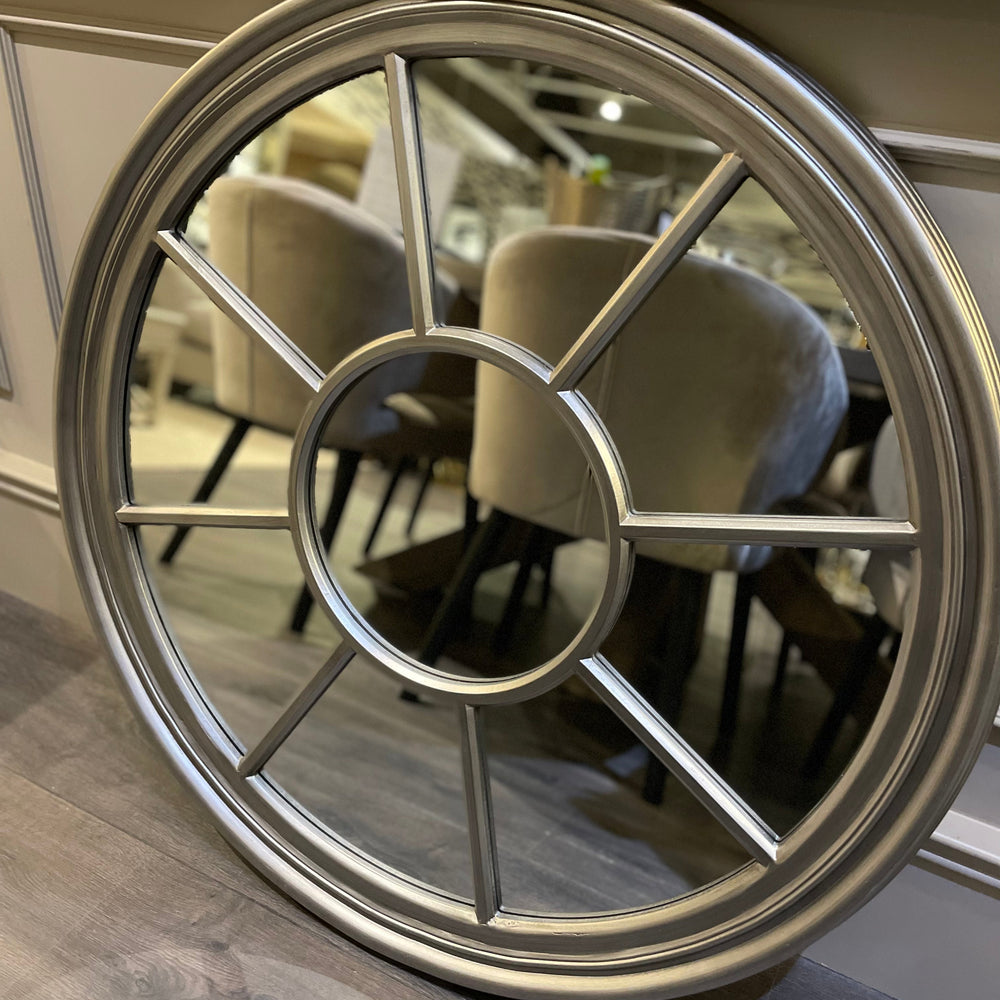 Round window mirror reduced