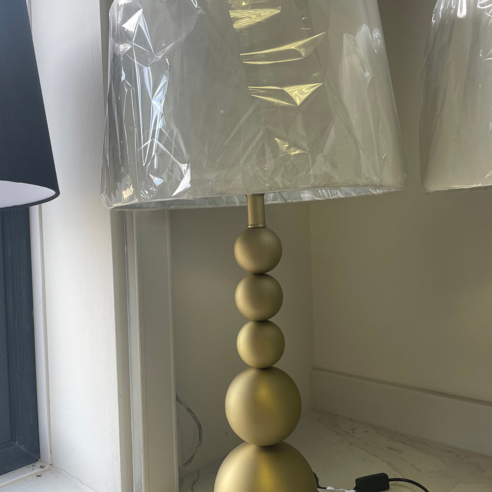 Senna table lamp reduced
