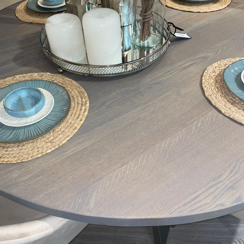 Talisman large Round 150 cm Dining Table  kiln dried solid oak SOLD AS SEEN