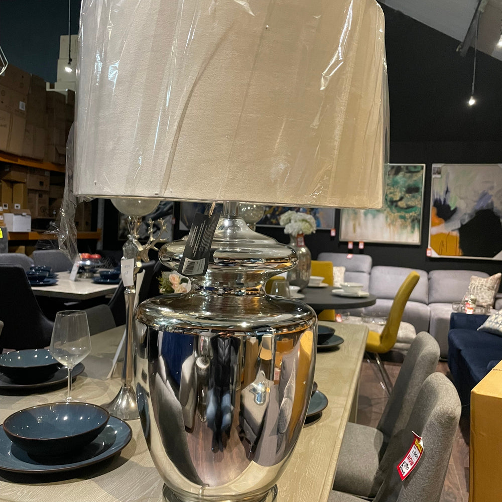 TL XL Maxwell table lamp with cream shade